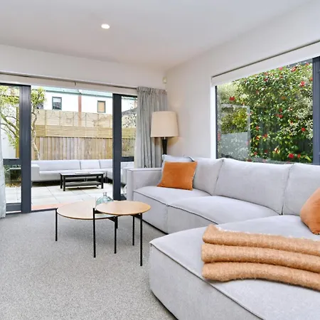 Ely Street - Christchurch Holiday Homes